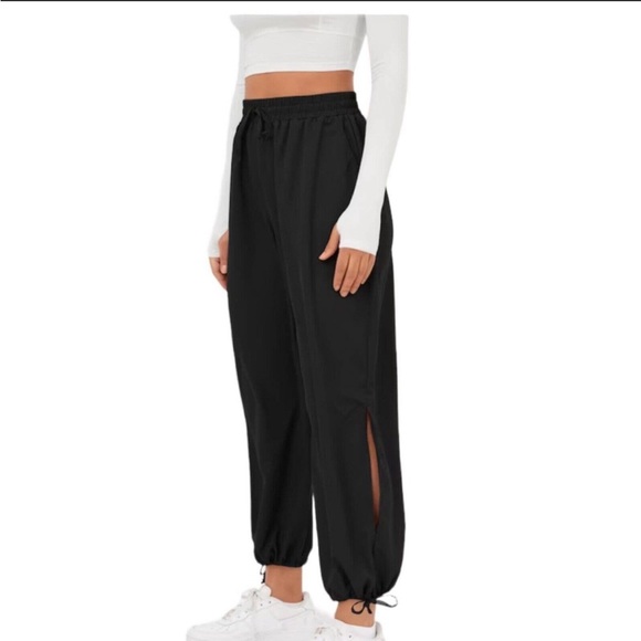 Halara Pants - NWT Halara Black Breezeful High Waisted Split Hem Quick Dry Jogger Pants Small